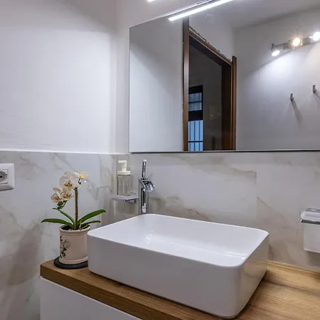 Industrial Loft Near The Centre Of Apartment *