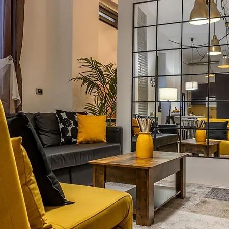Industrial Loft Near The Centre Of *