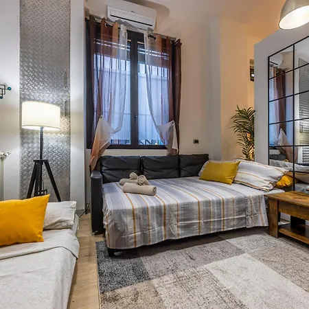 Industrial Loft Near The Centre Of *