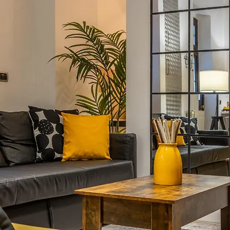 Industrial Loft Near The Centre Of *